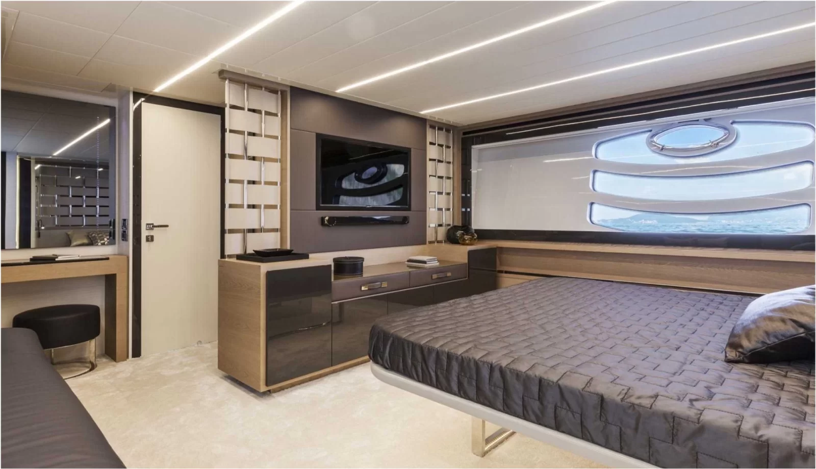 Yacht gallery image